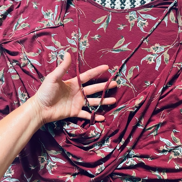 Free People long sleeved patterned maroon top, size large. - Picture 4 of 6
